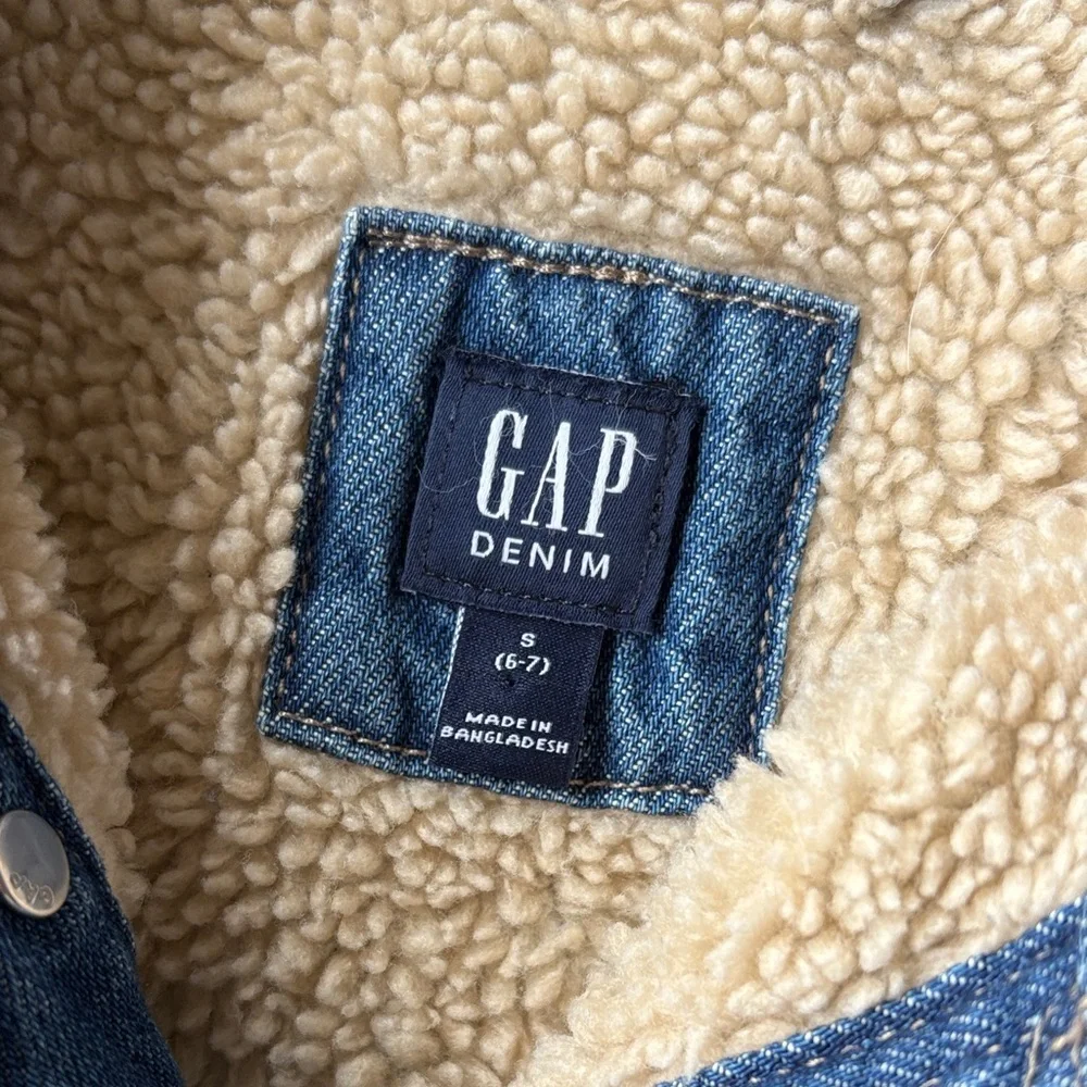 NWOT GAP Sherpa Lined Jean Jacket S(6/7)
